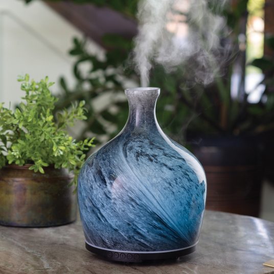 Ilmolíulampi með Bluetooth speaker.