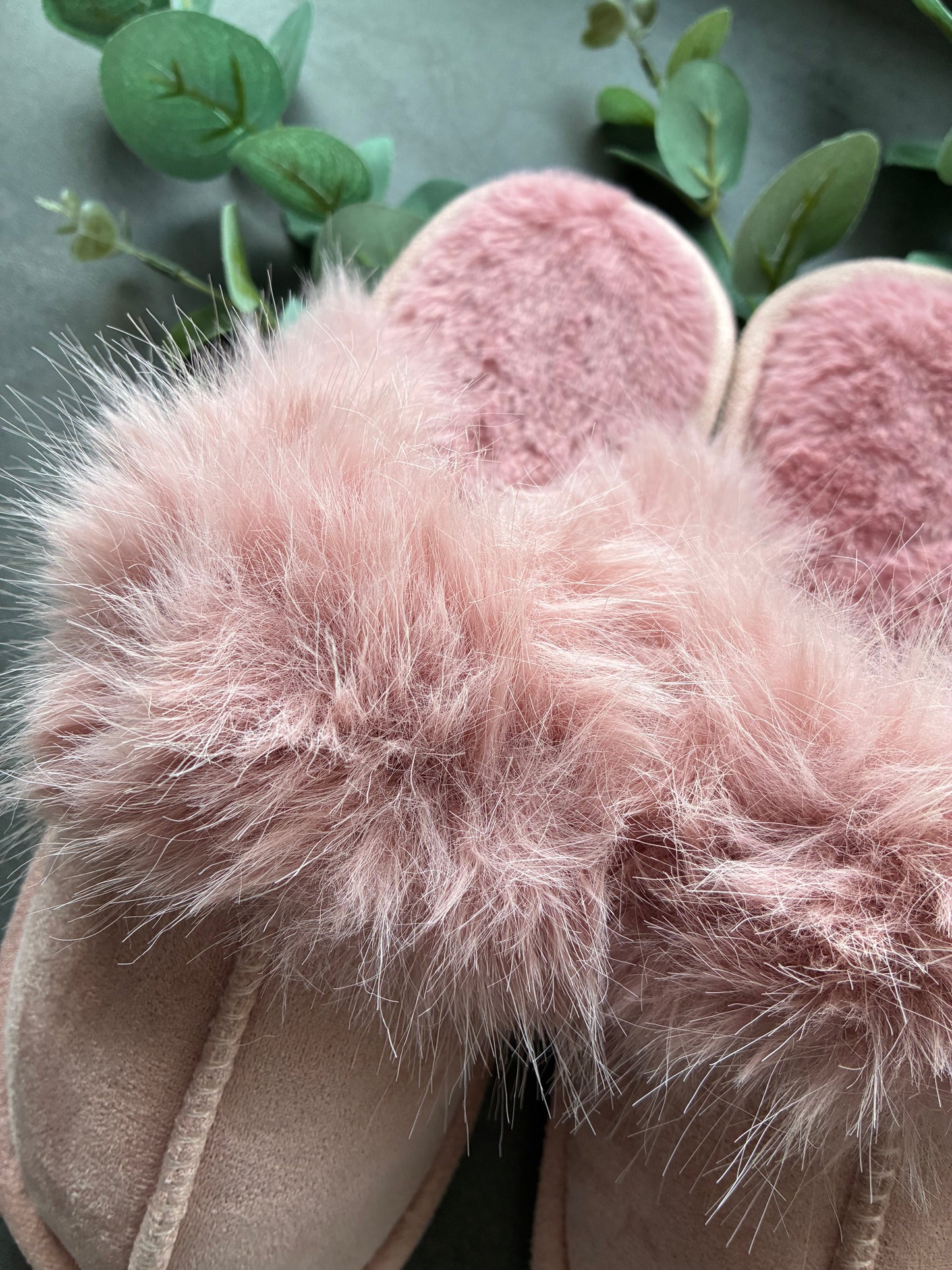 NÝTT ! Dömu inniskór loðnir st: 36-41